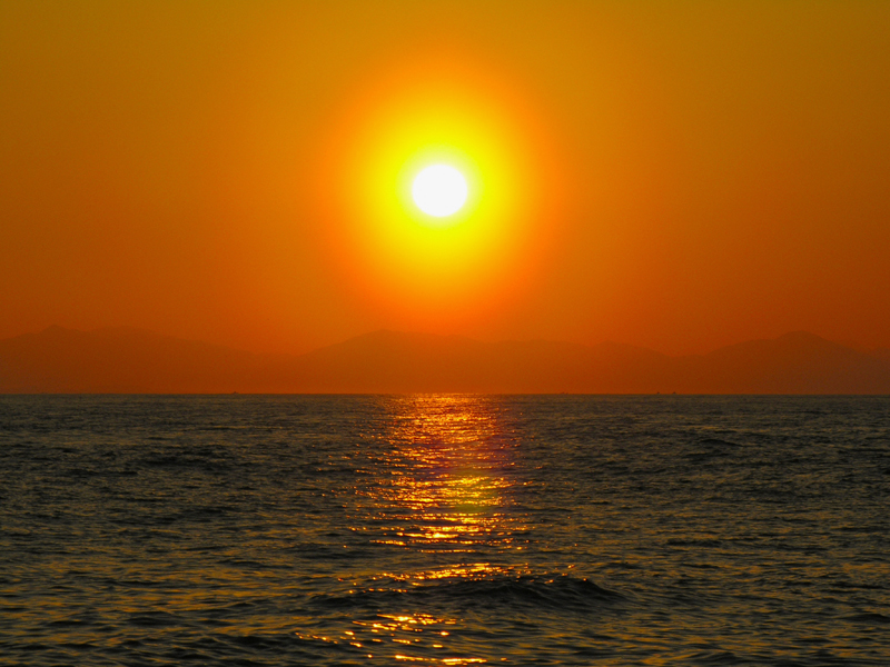 海からの太陽